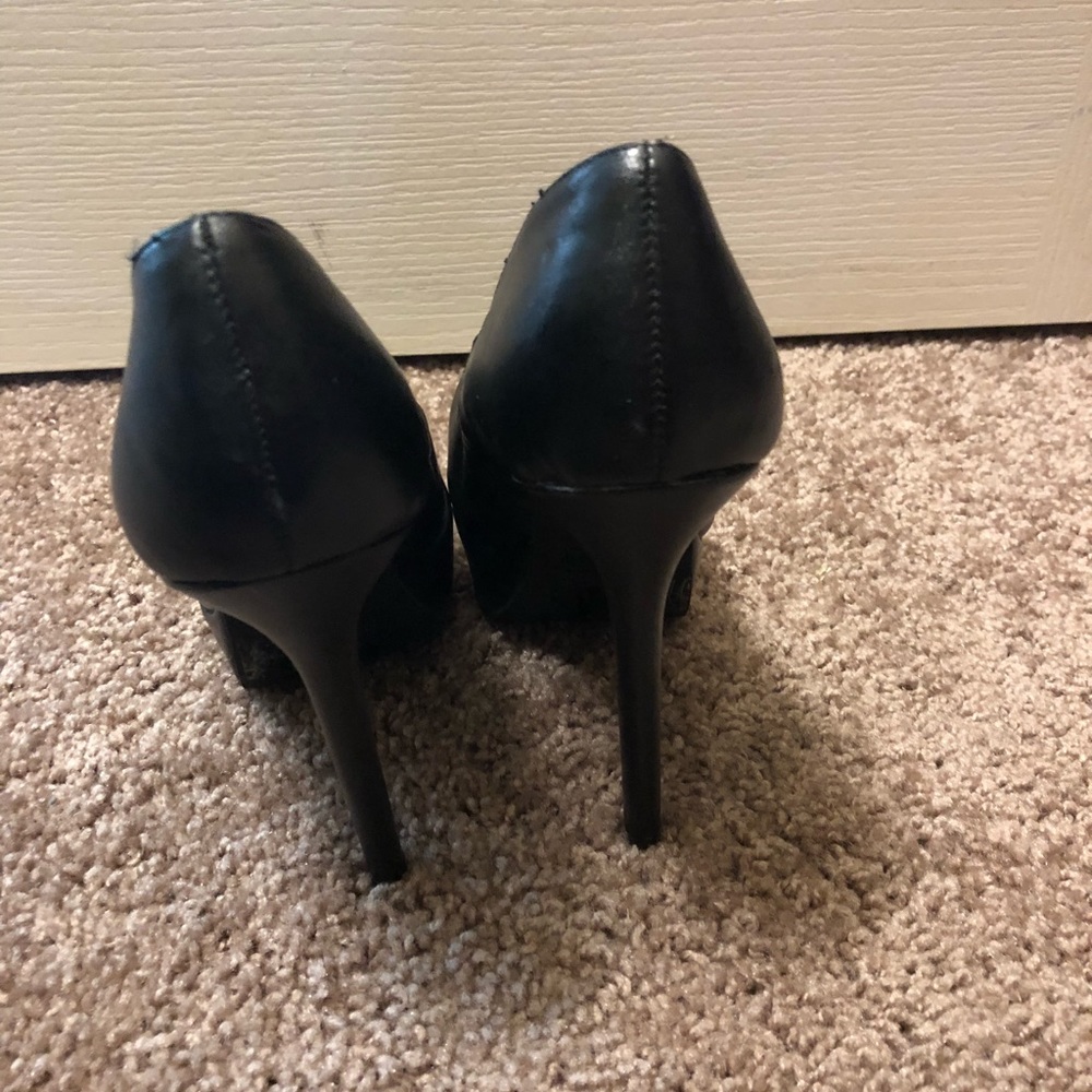 Brand new heels - Picture 4 of 4